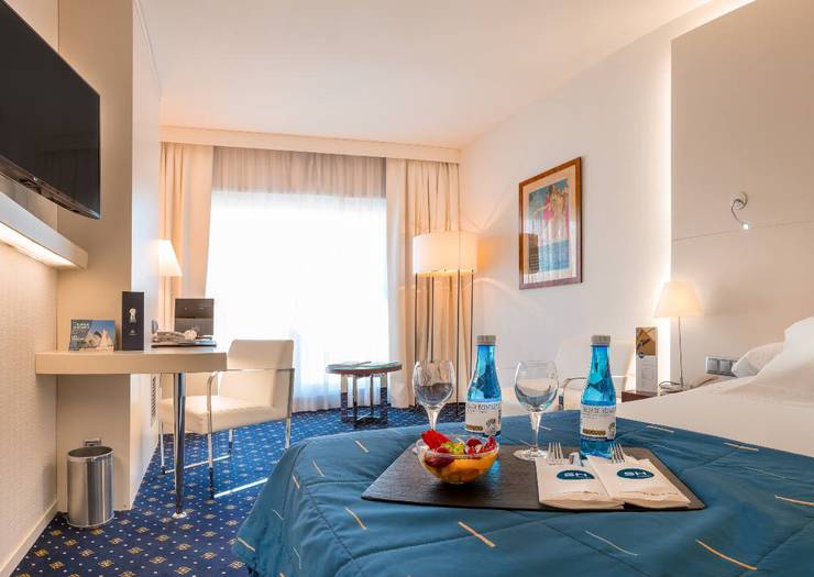 Junior suite familiar Hotel SH Valencia Palace Junior suite familiar Hotel SH Valencia Palace