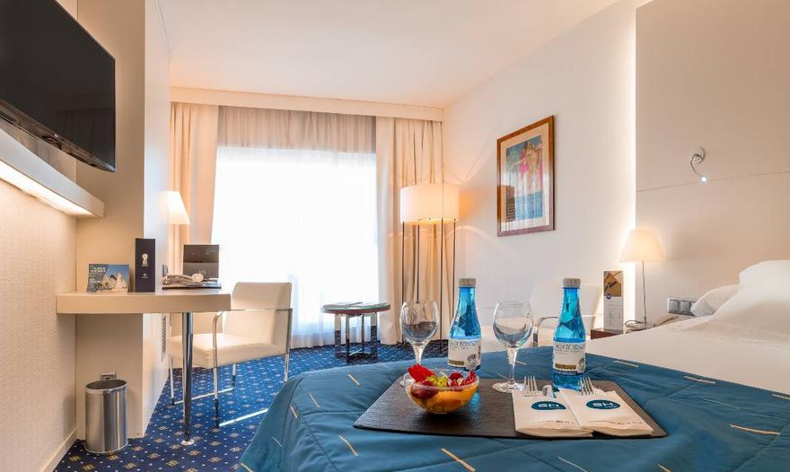 Junior suite familiale Hotel SH Valencia Palace Junior suite familiale Hotel SH Valencia Palace